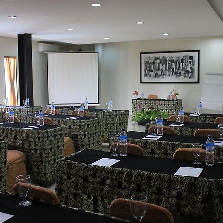 Bumi Cikeas Sentul Bogor Hotell Eksteriør bilde