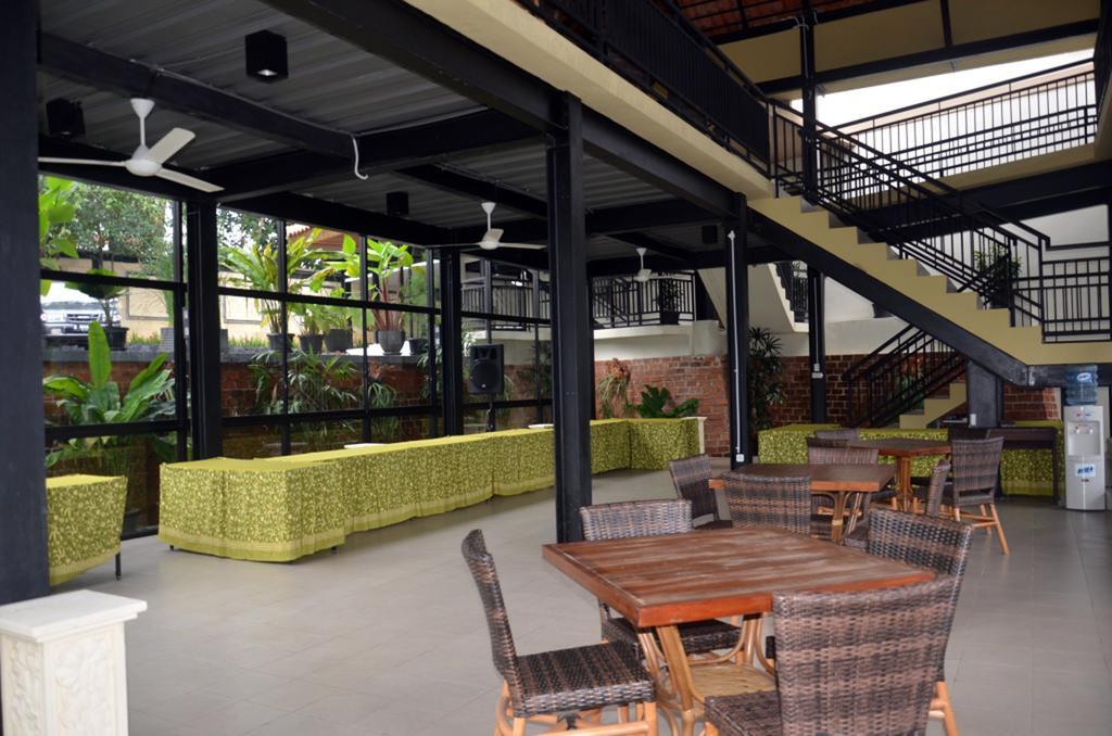 Bumi Cikeas Sentul Bogor Hotell Eksteriør bilde