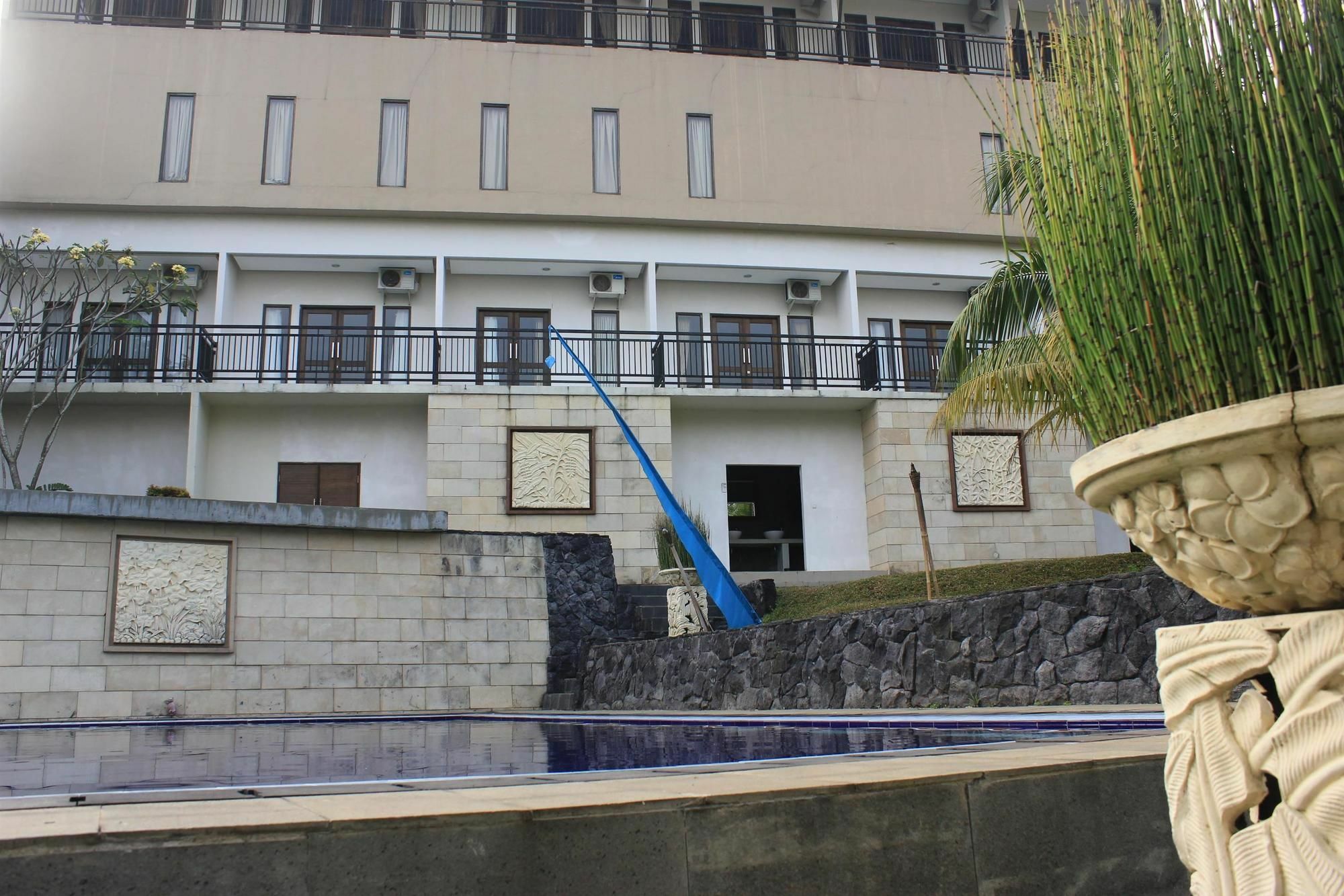 Bumi Cikeas Sentul Bogor Hotell Eksteriør bilde